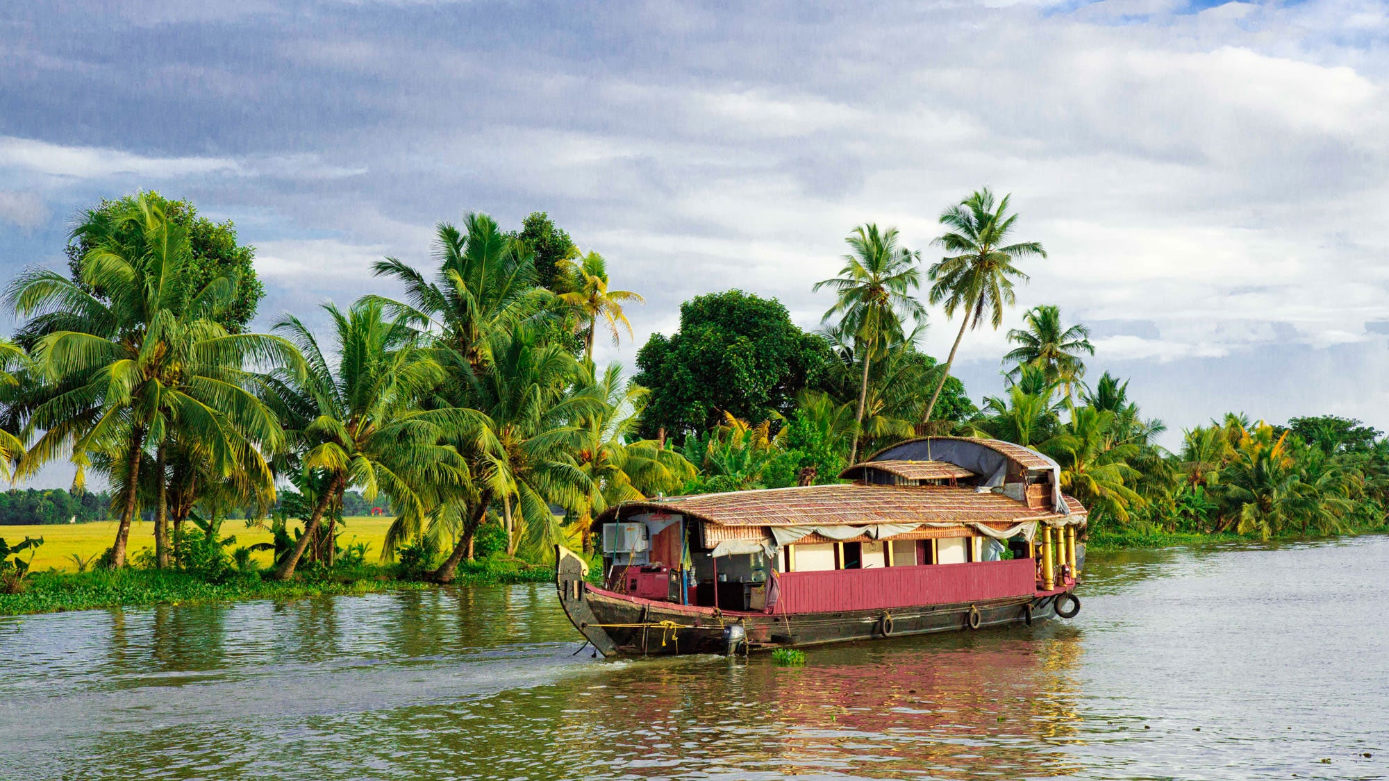 places to see between munnar and alleppey