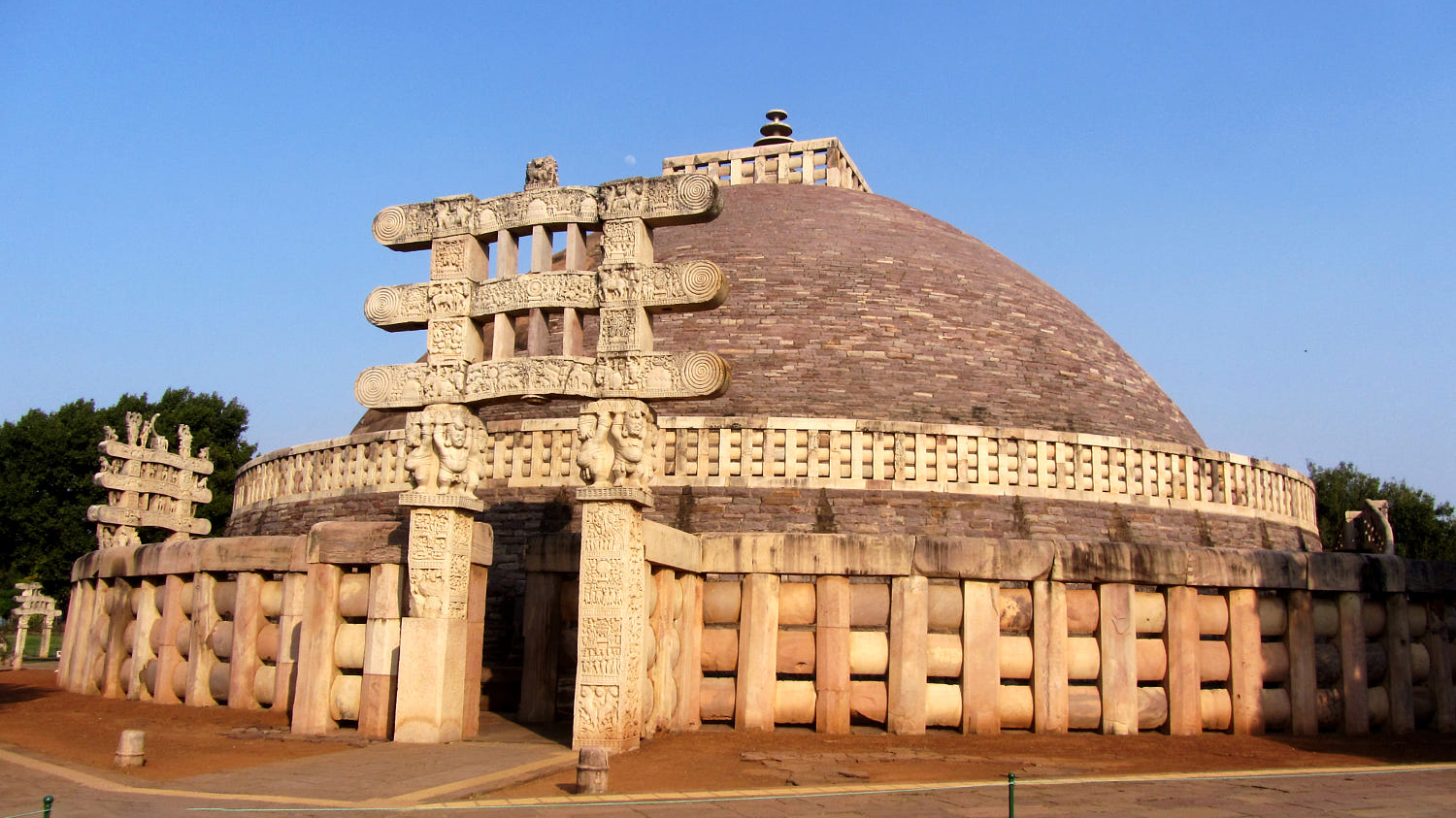 madhya pradesh tour packages-Sanchi Stupa