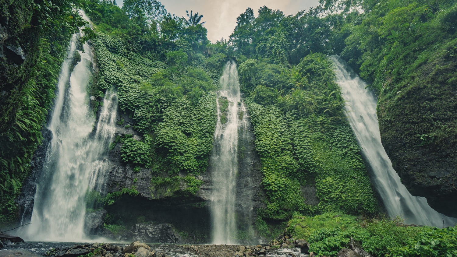 bali tour packages-Sekumpul Waterfall