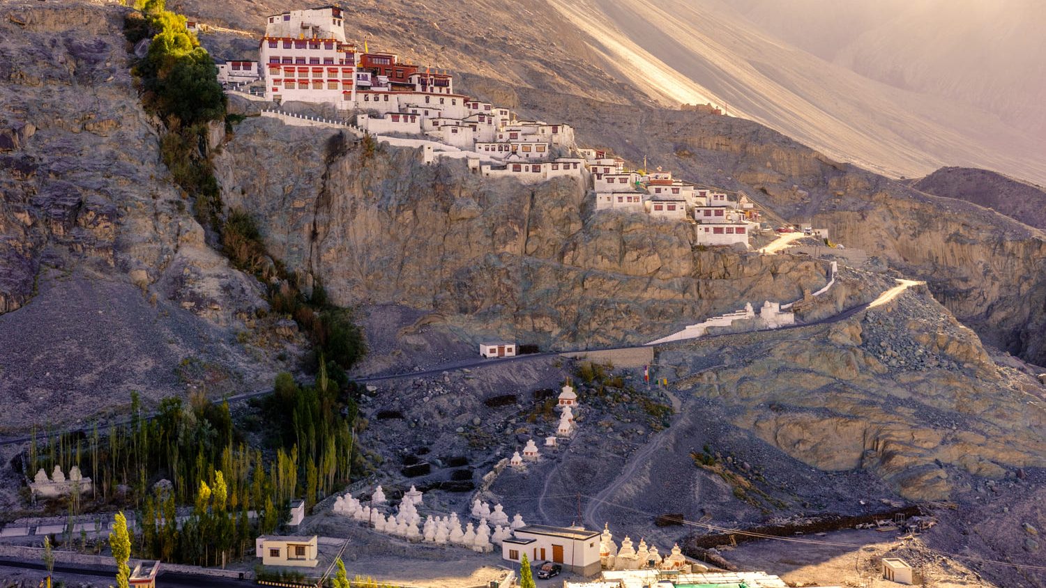 leh ladakh tour packages-Diskit Monastery