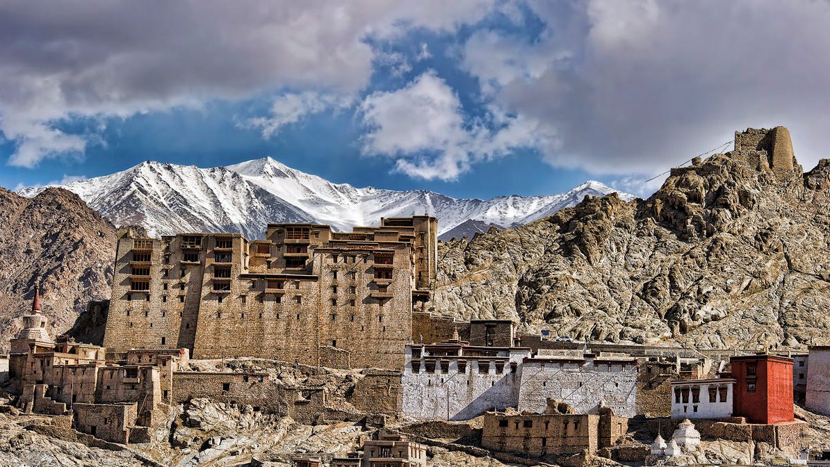 leh ladakh tour packages-Royal Leh Palace