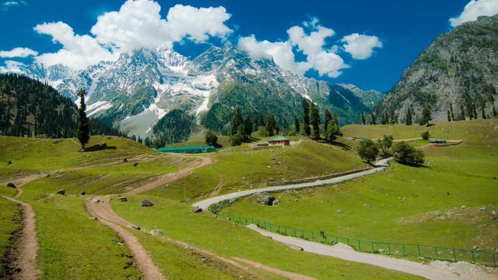 Jammu & Kashmir Tour Packages : Witness Heaven on Earth at Most ...